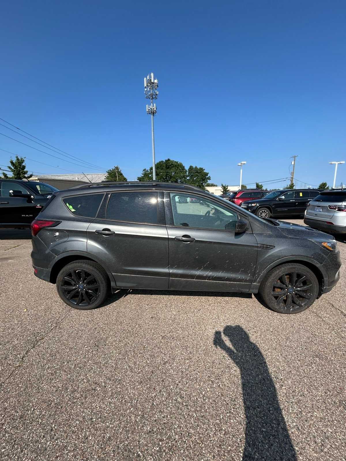 Thumbnail: 2019 Ford Escape - 14