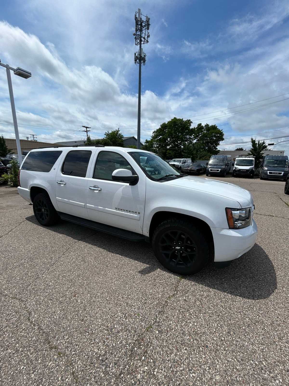 Thumbnail: 2008 Chevrolet Suburban - 10