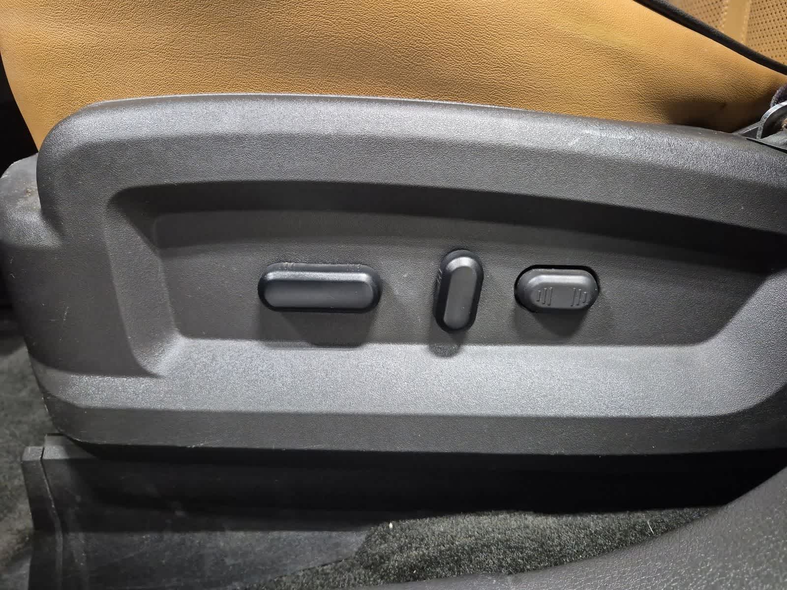 Thumbnail: 2013 Lincoln MKX - 24