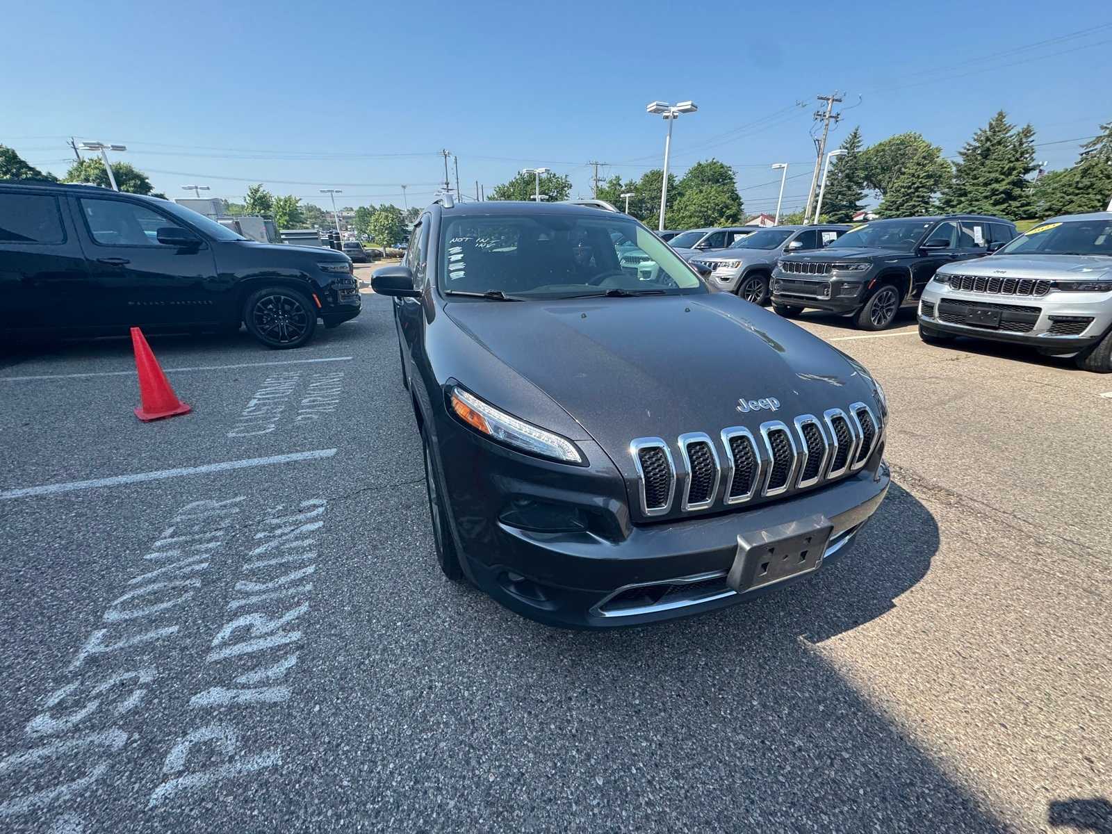 Thumbnail: 2018 Jeep Cherokee - 6