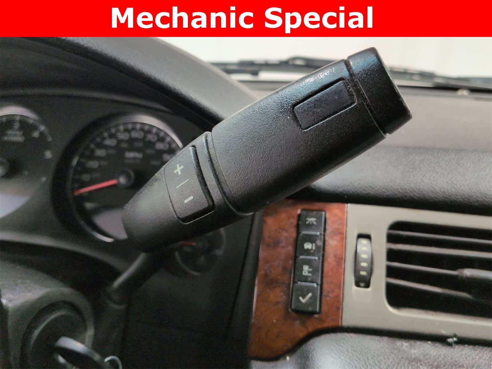 Thumbnail: 2011 Chevrolet Suburban - 32