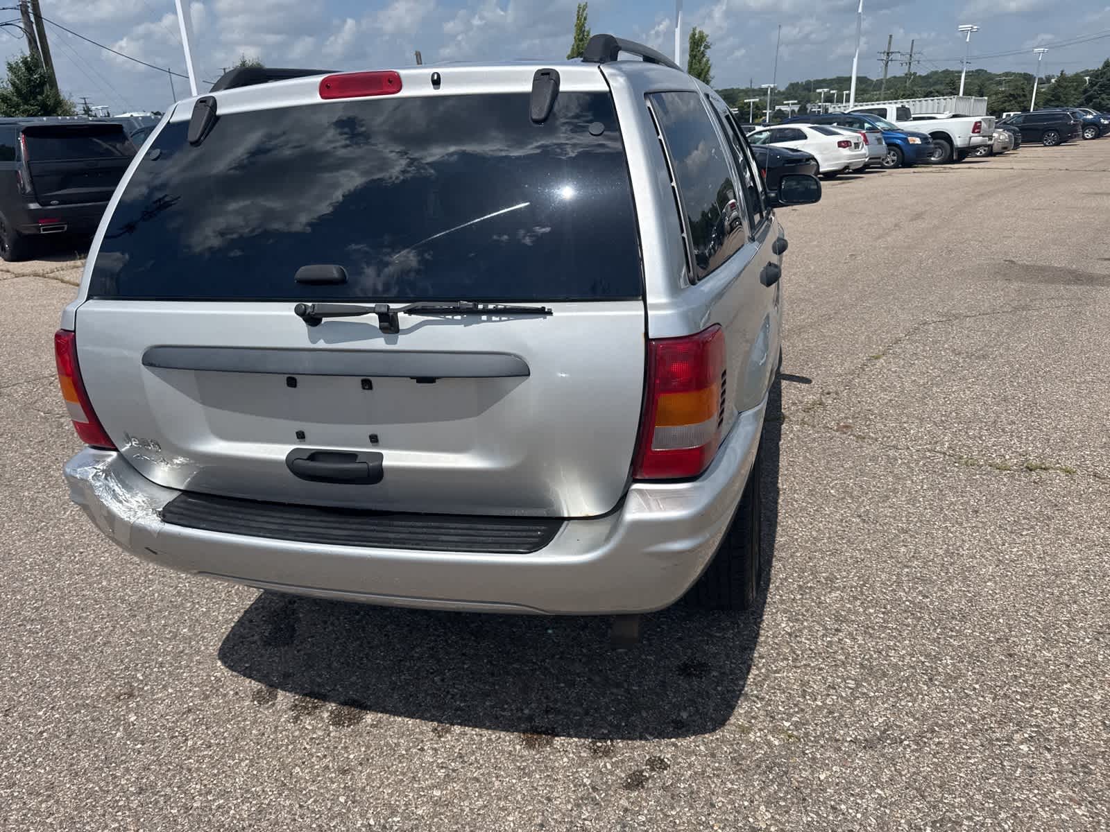 Thumbnail: 2004 Jeep Grand Cherokee - 18