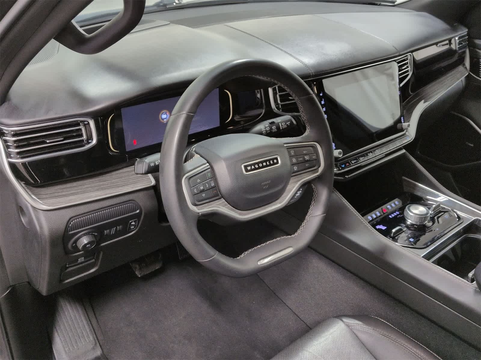 Thumbnail: 2022 Jeep Wagoneer - 10