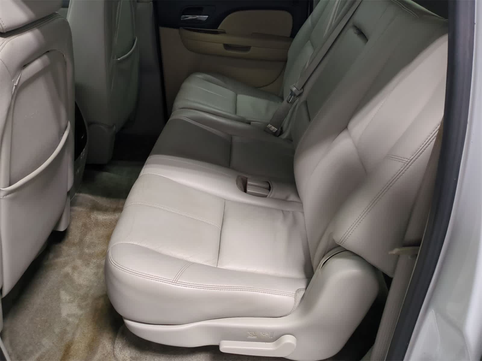 Thumbnail: 2008 Chevrolet Suburban - 20