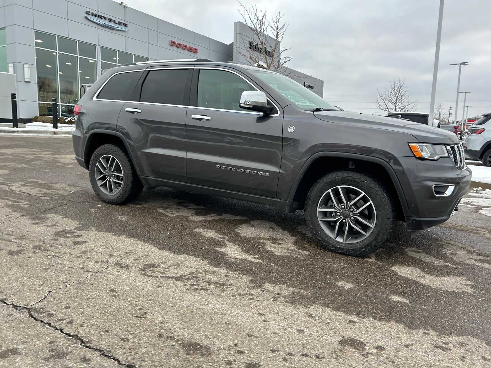 Thumbnail: 2020 Jeep Grand Cherokee - 11