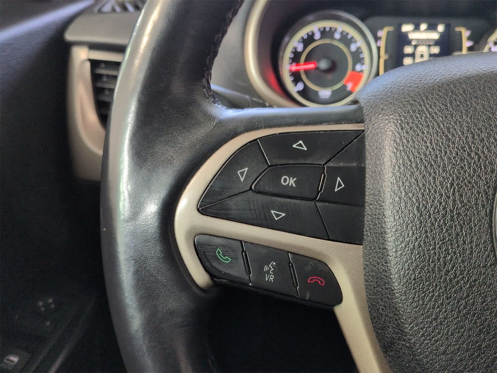 Thumbnail: 2014 Jeep Cherokee - 24