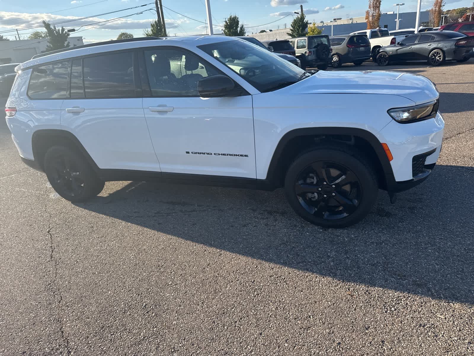 Thumbnail: 2023 Jeep Grand Cherokee L - 11