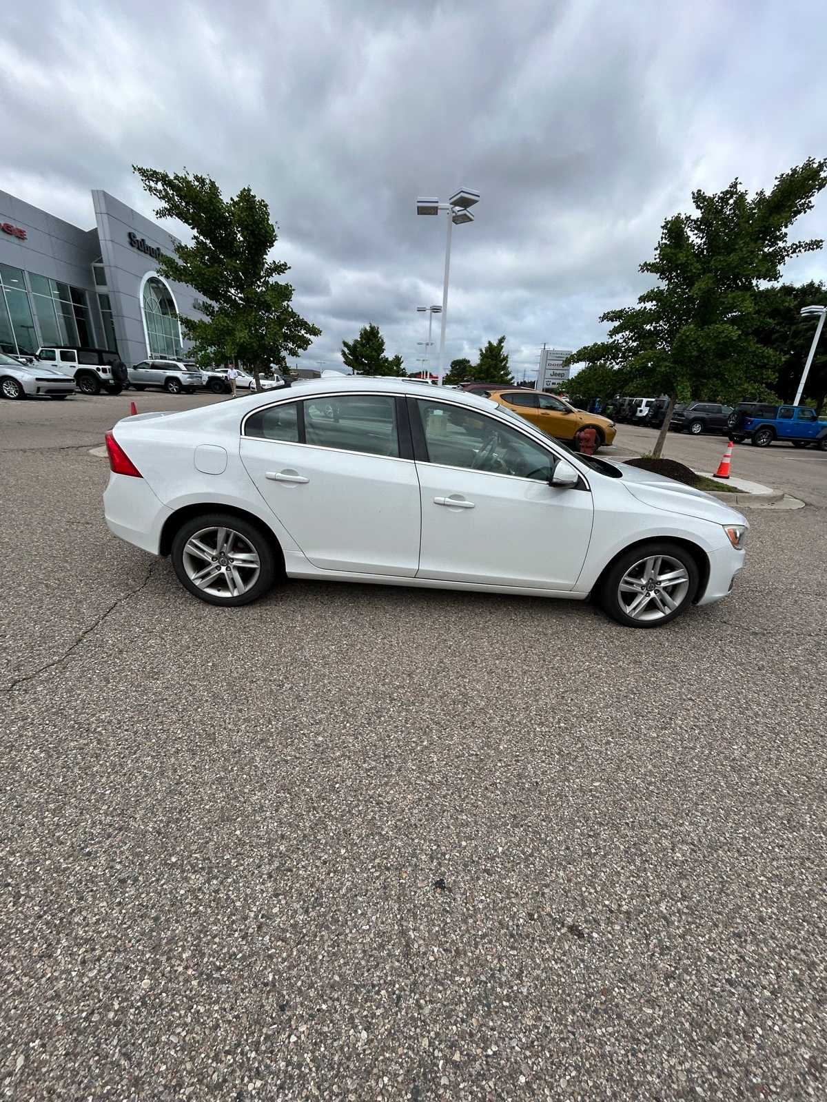 Thumbnail: 2015 Volvo S60 - 13