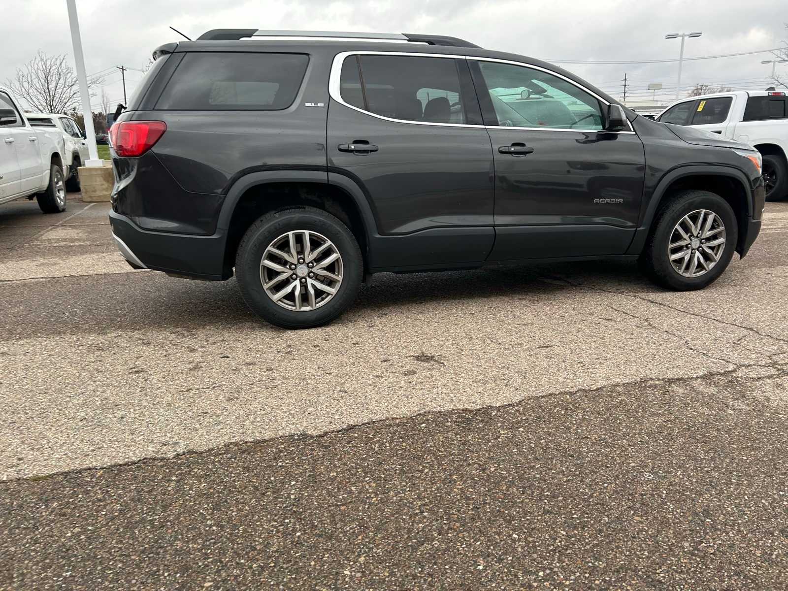 Thumbnail: 2017 GMC Acadia - 11