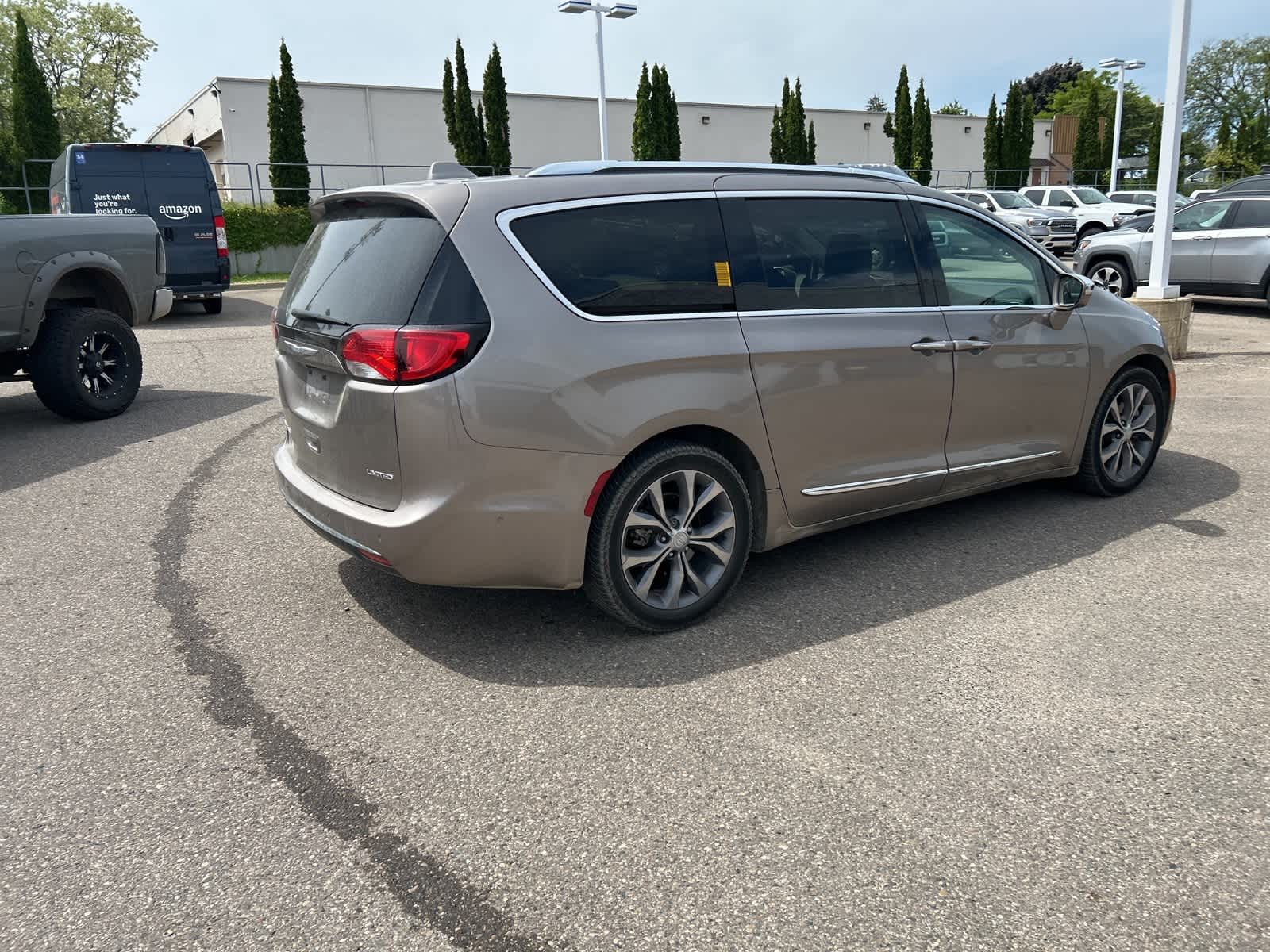 2018 Chrysler Pacifica Limited 18
