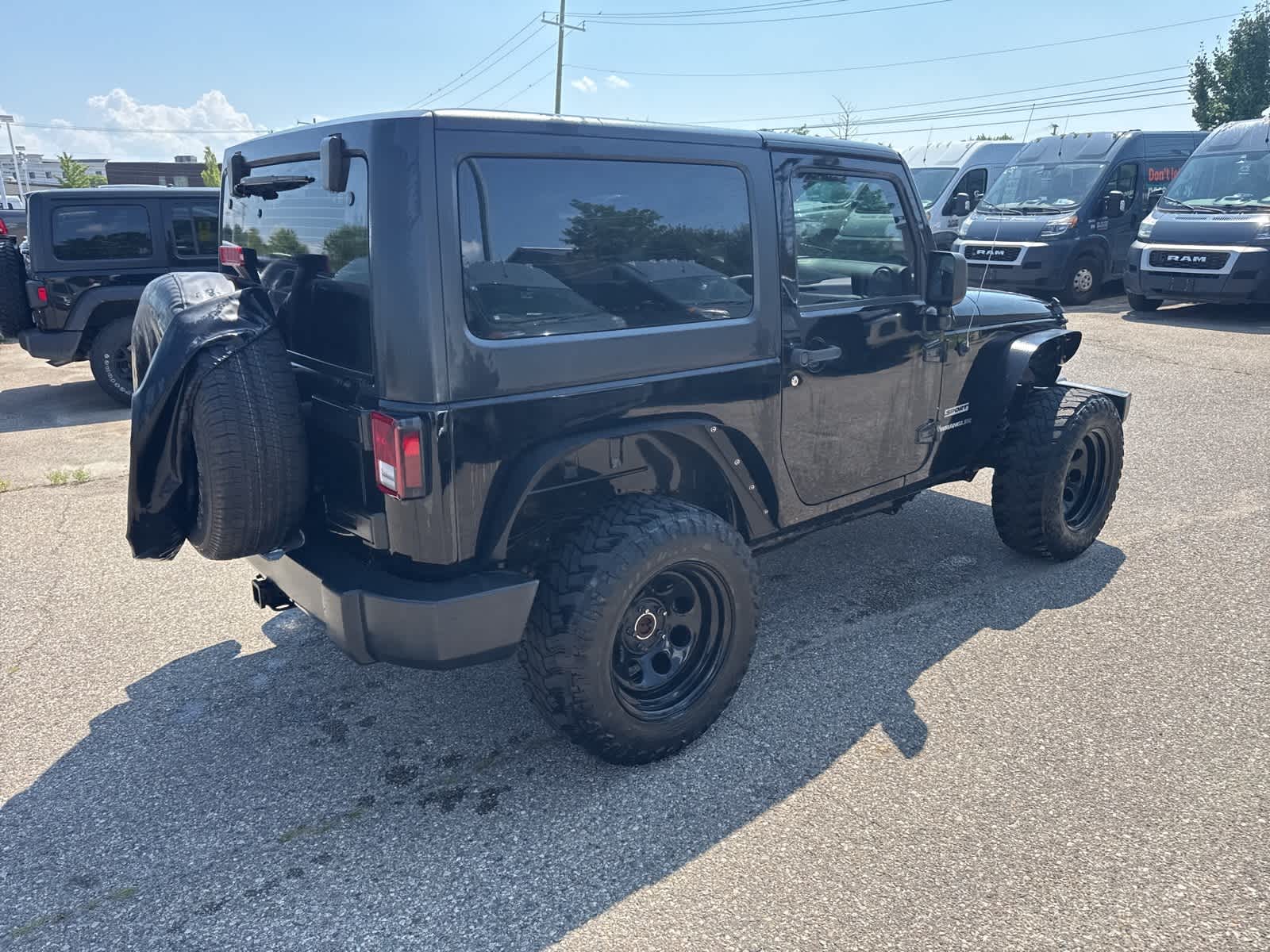 Thumbnail: 2014 Jeep Wrangler - 15