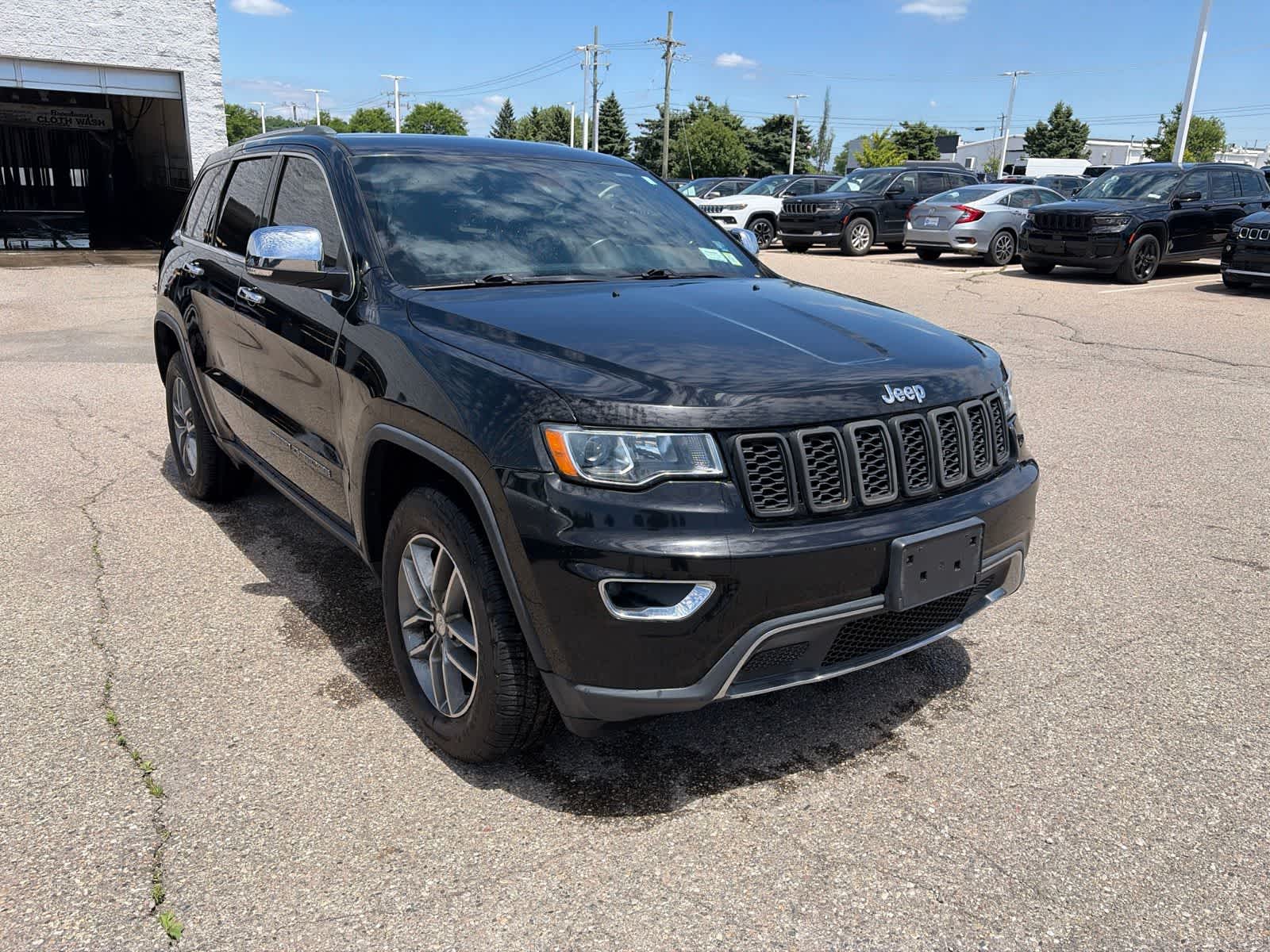Thumbnail: 2018 Jeep Grand Cherokee - 3