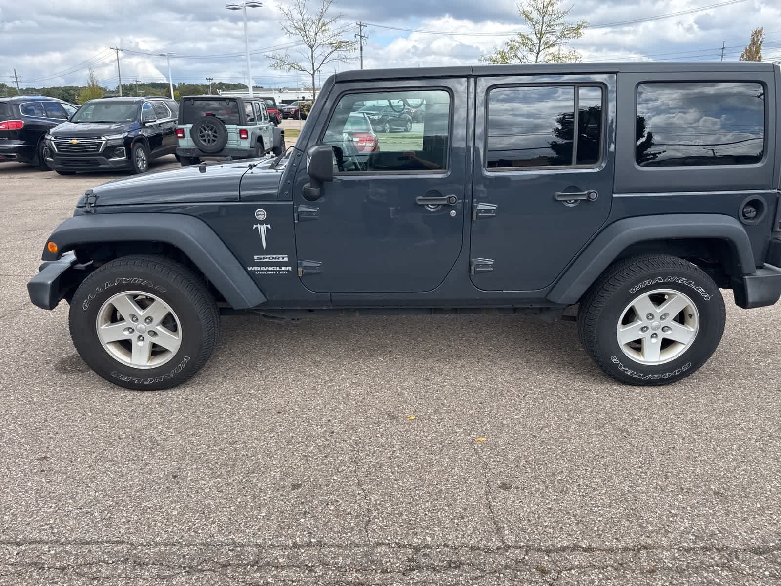 Thumbnail: 2017 Jeep Wrangler - 28
