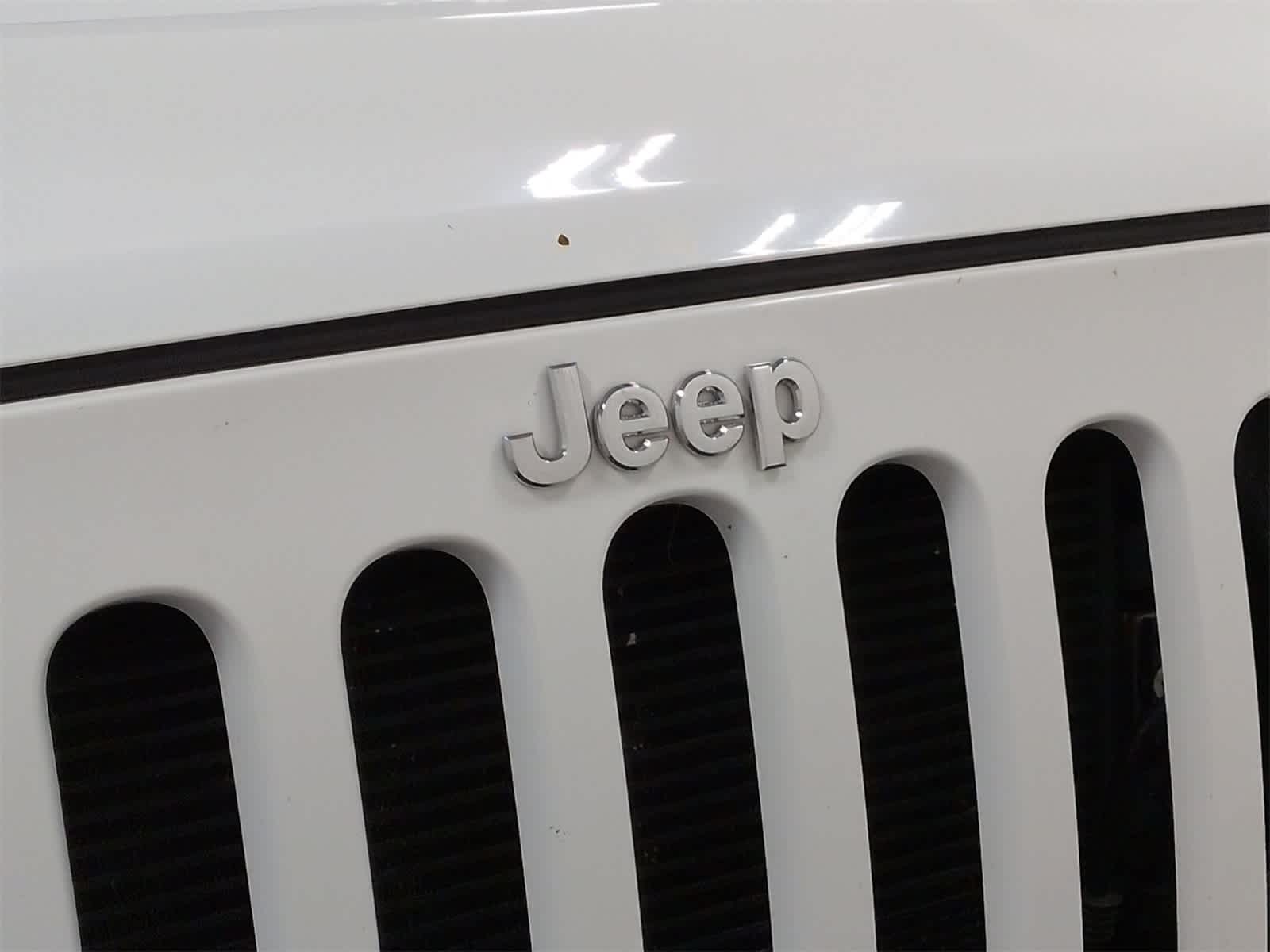 Thumbnail: 2017 Jeep Wrangler - 12