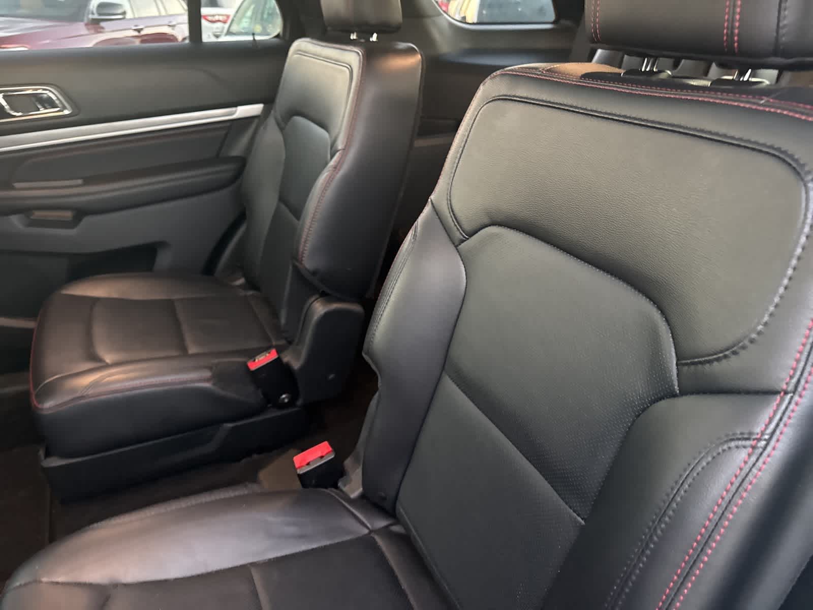 Thumbnail: 2019 Ford Explorer - 31