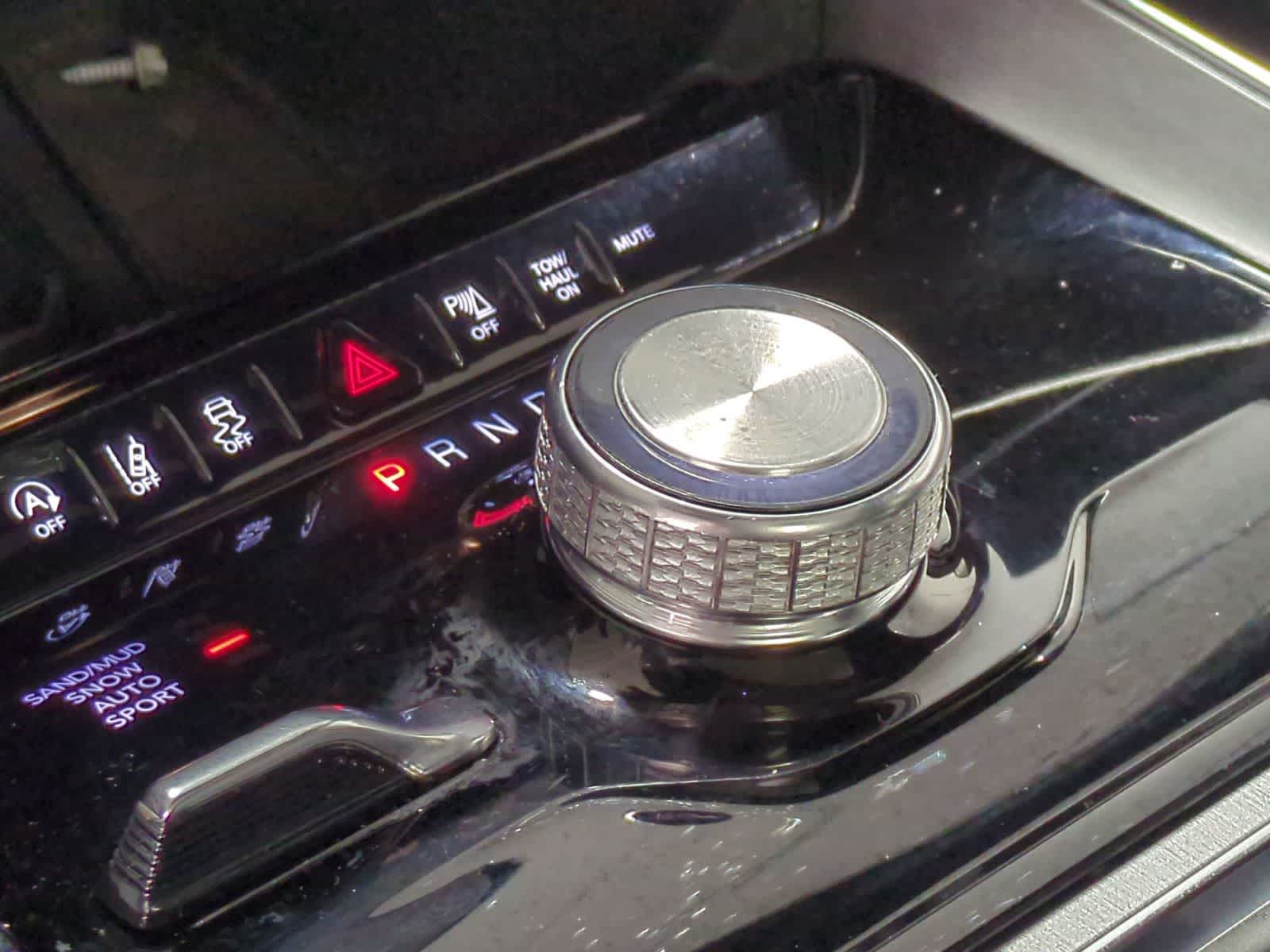 Thumbnail: 2023 Jeep Wagoneer - 33