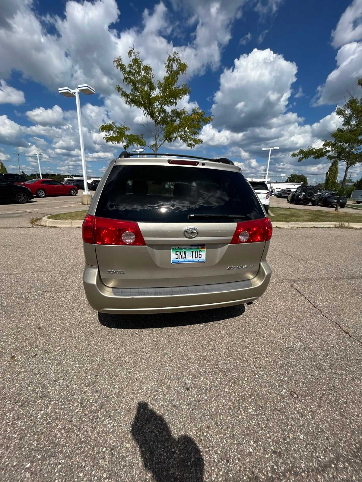 Thumbnail: 2008 Toyota Sienna - 23