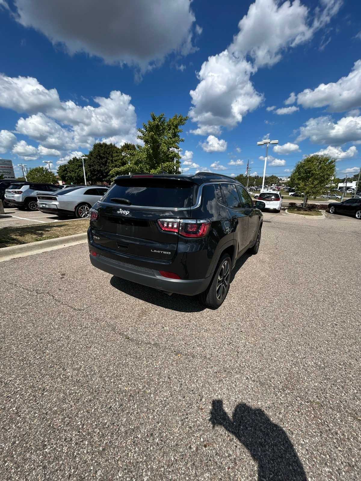Thumbnail: 2022 Jeep Compass - 16