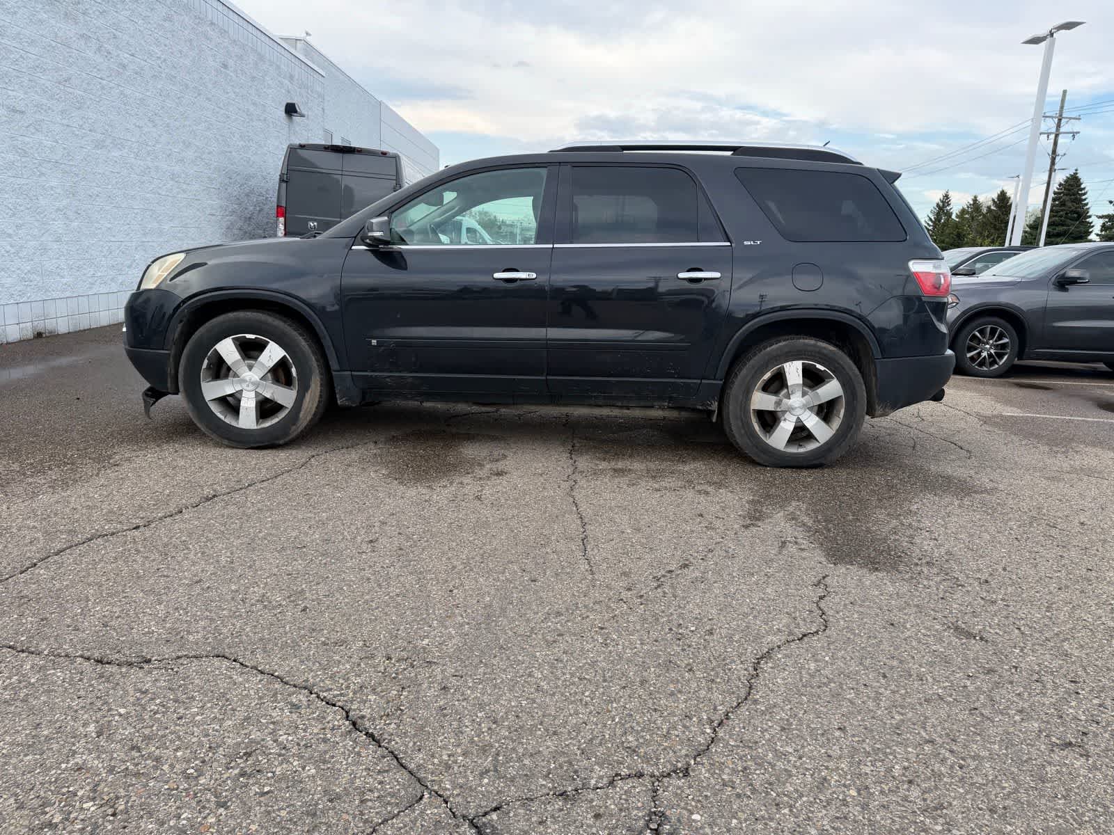 Thumbnail: 2009 GMC Acadia - 26