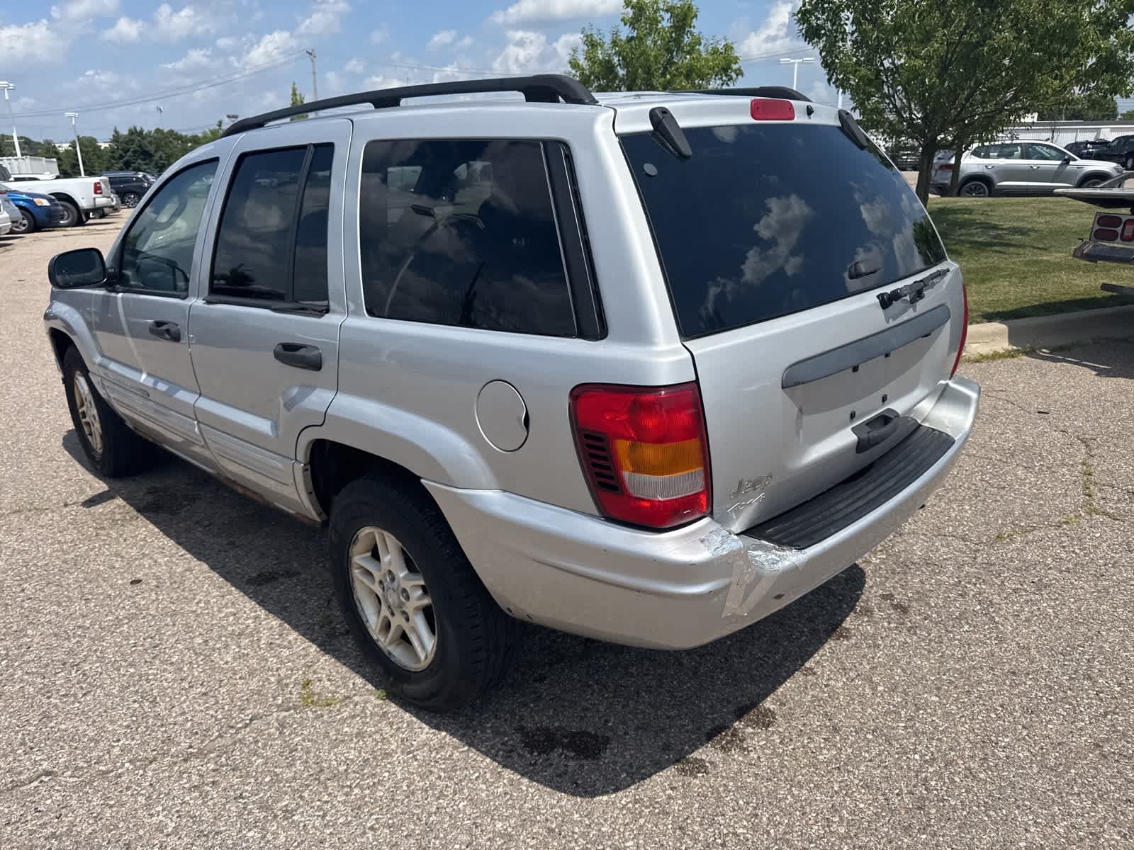 Thumbnail: 2004 Jeep Grand Cherokee - 22