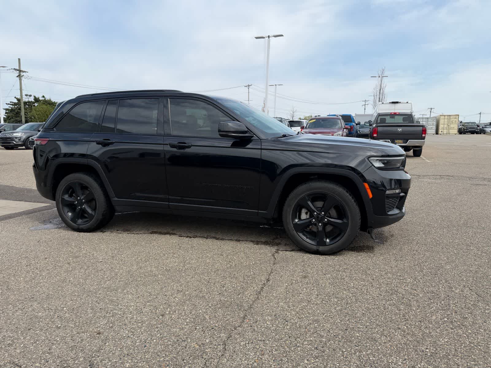 Thumbnail: 2023 Jeep Grand Cherokee - 10
