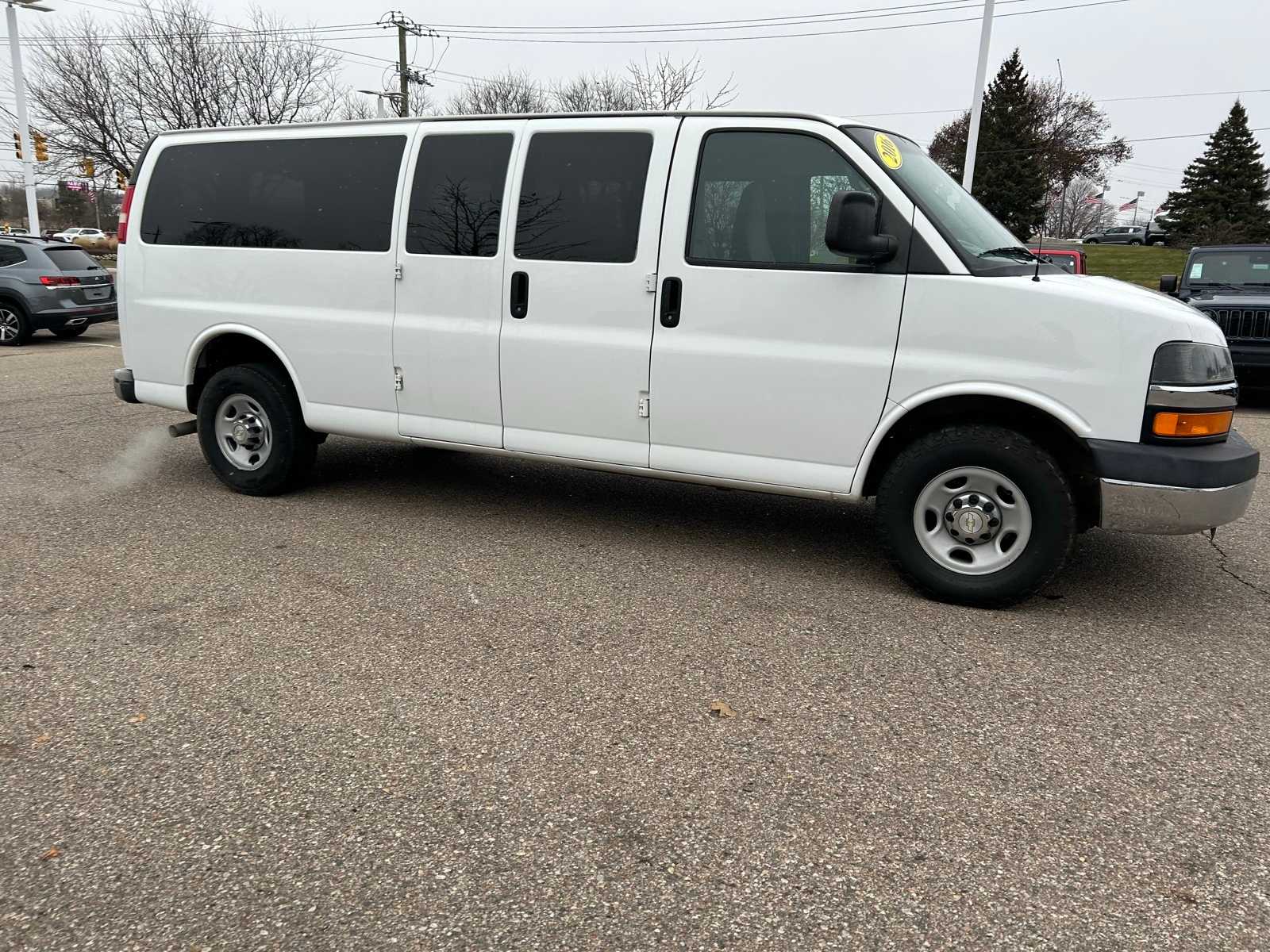 Thumbnail: 2016 Chevrolet Express - 12