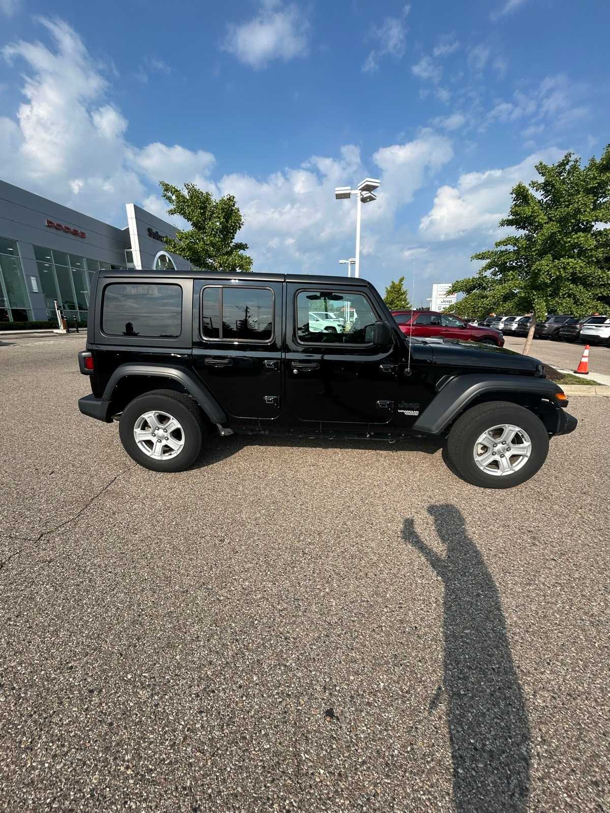 Thumbnail: 2021 Jeep Wrangler - 16