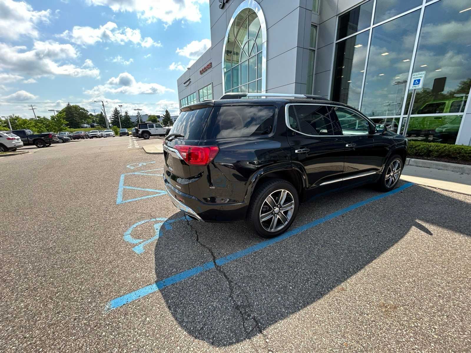 Thumbnail: 2019 GMC Acadia - 16