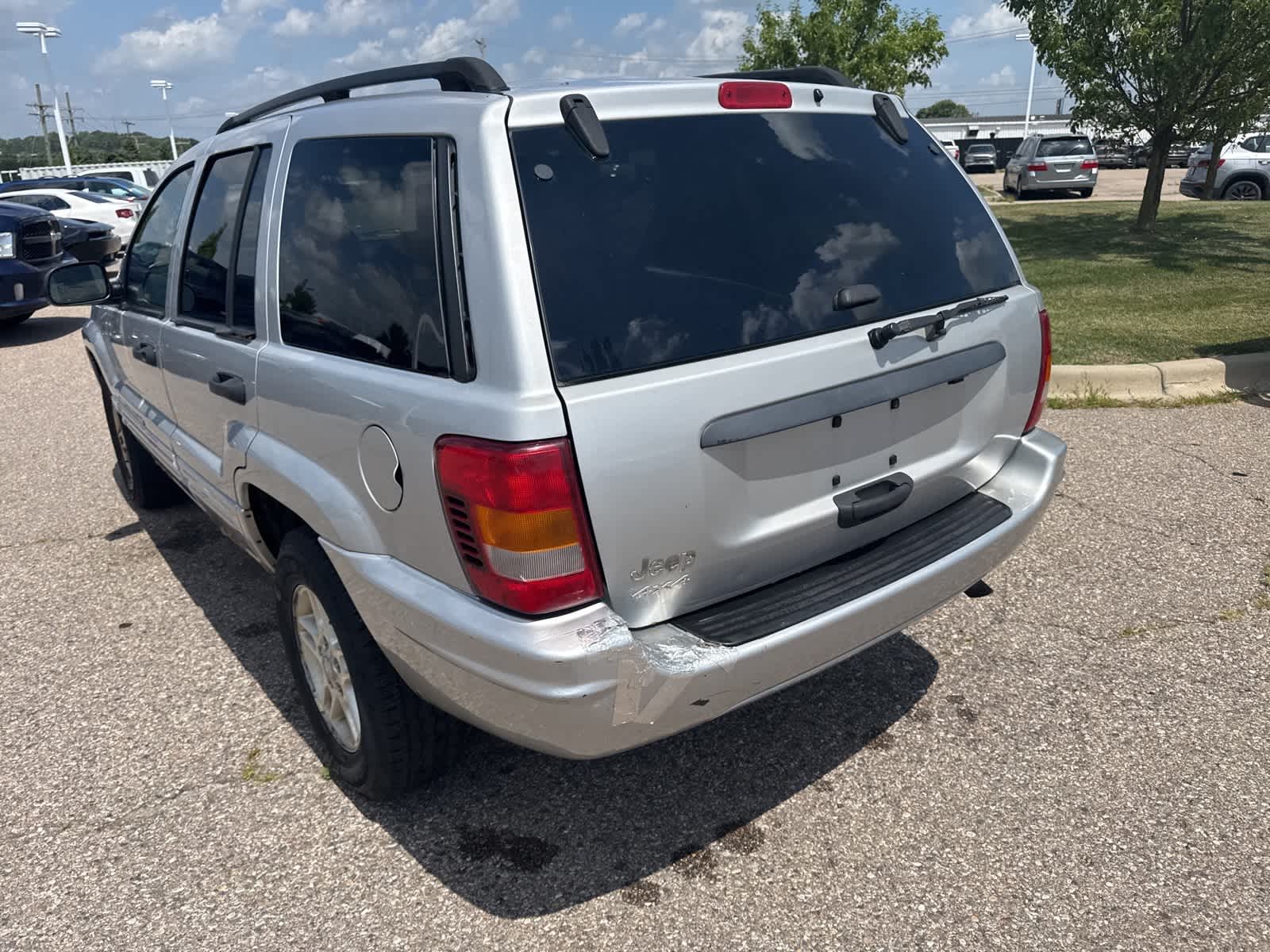 Thumbnail: 2004 Jeep Grand Cherokee - 21