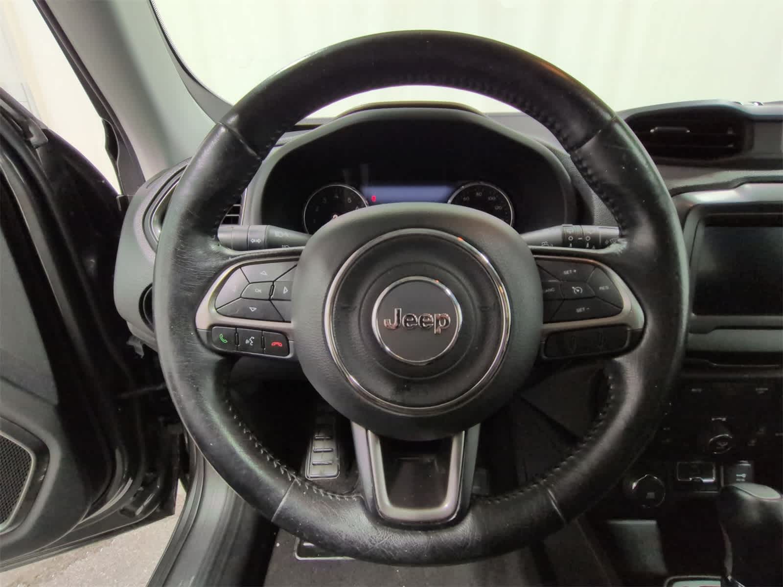 Thumbnail: 2019 Jeep Renegade - 24