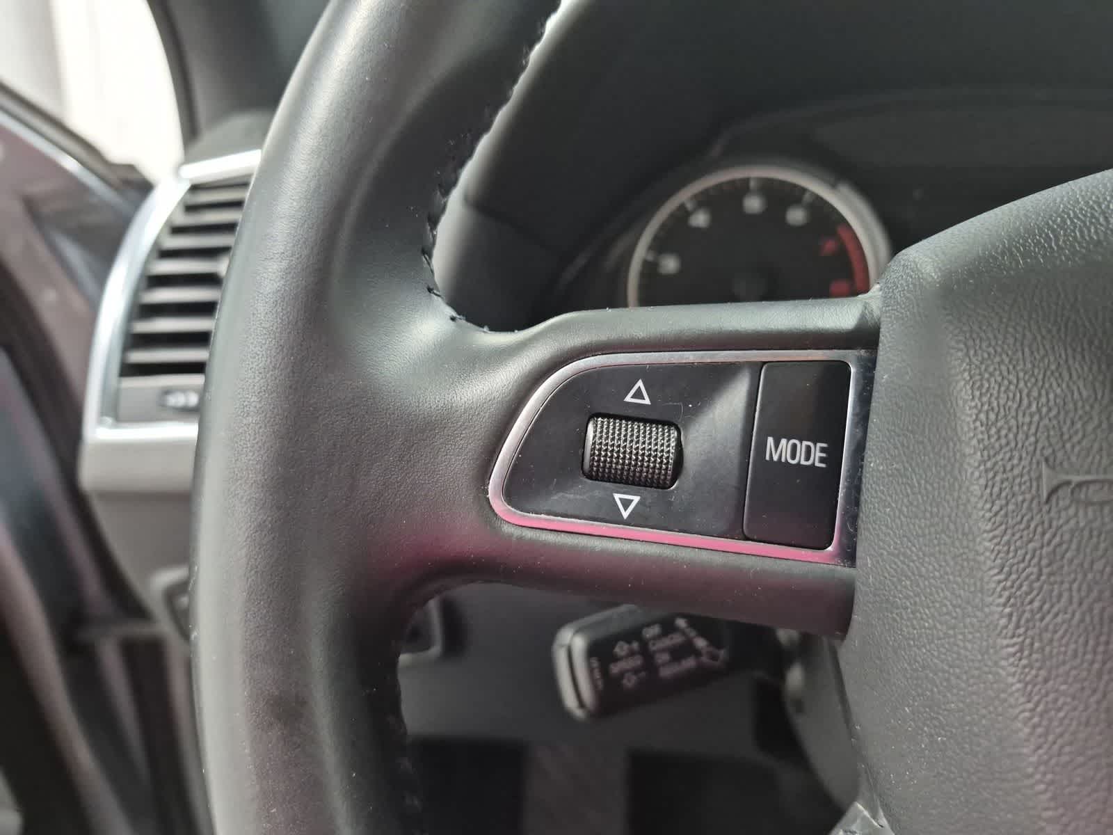 Thumbnail: 2011 Audi Q5 - 25