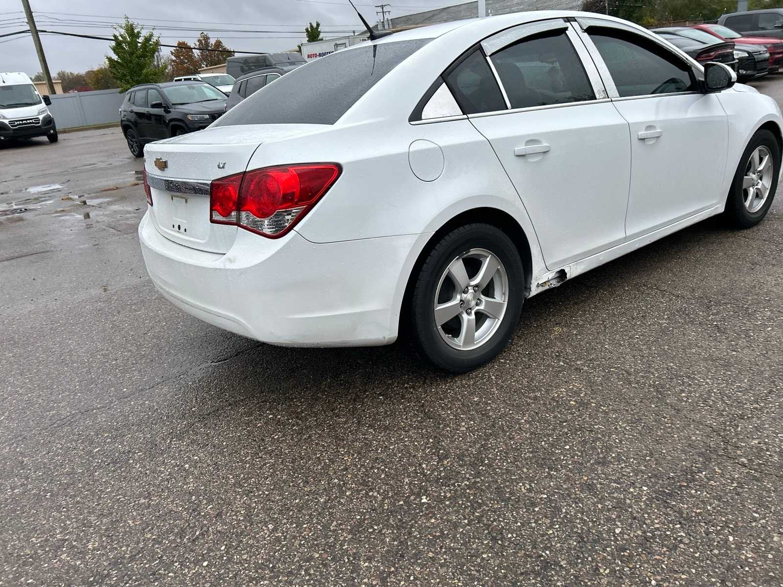 Thumbnail: 2012 Chevrolet Cruze - 16