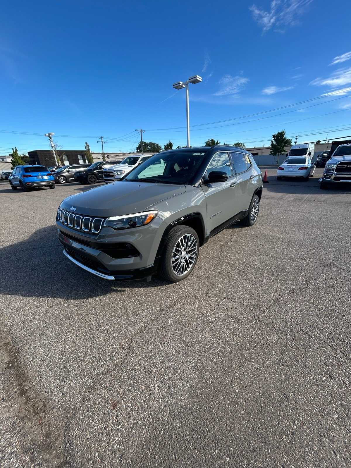 Thumbnail: 2022 Jeep Compass - 4