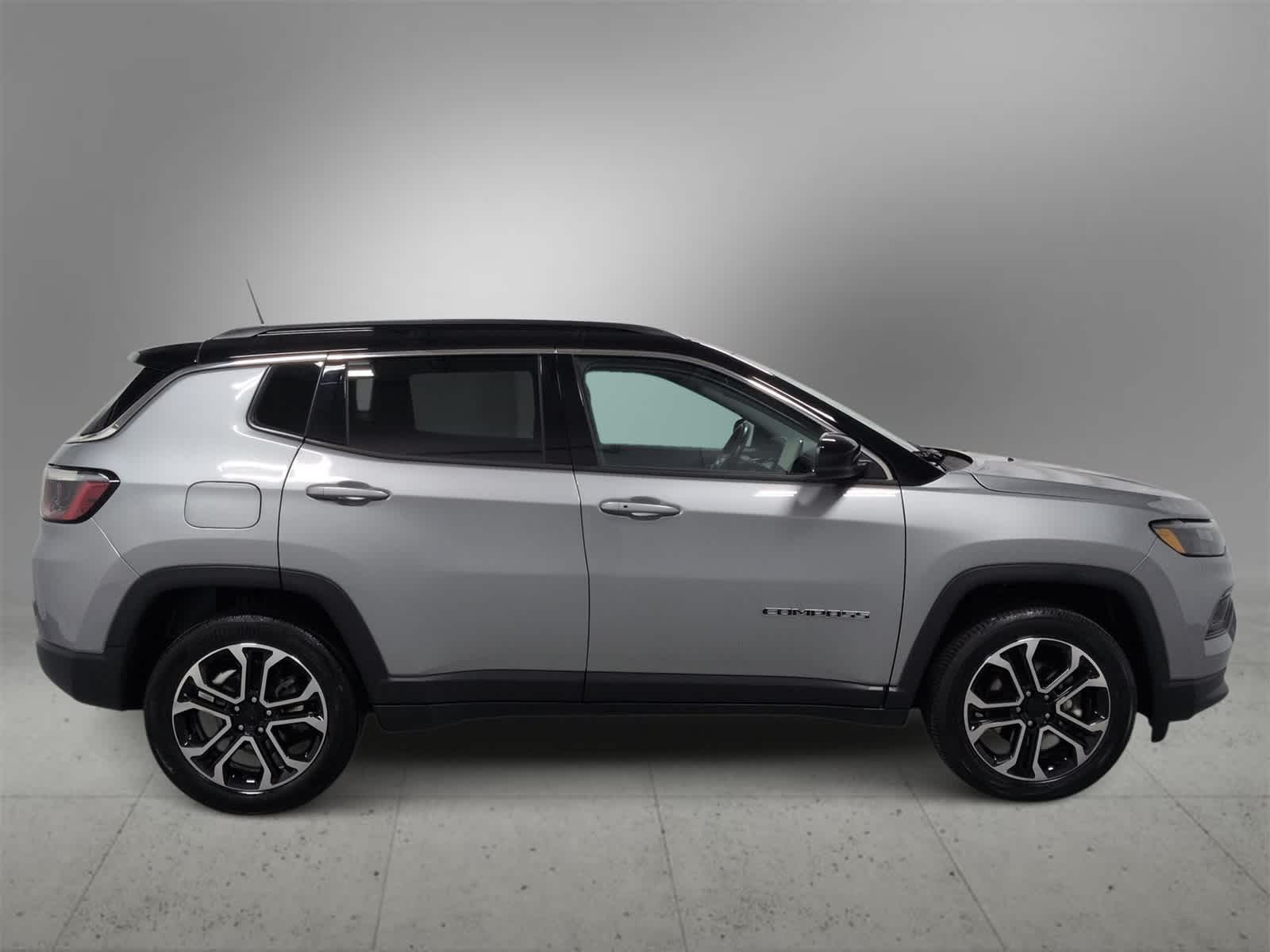 Thumbnail: 2022 Jeep Compass - 9