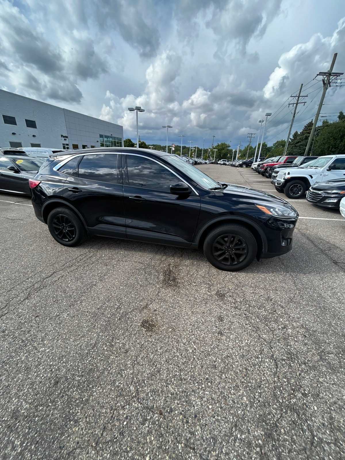 Thumbnail: 2021 Ford Escape - 8