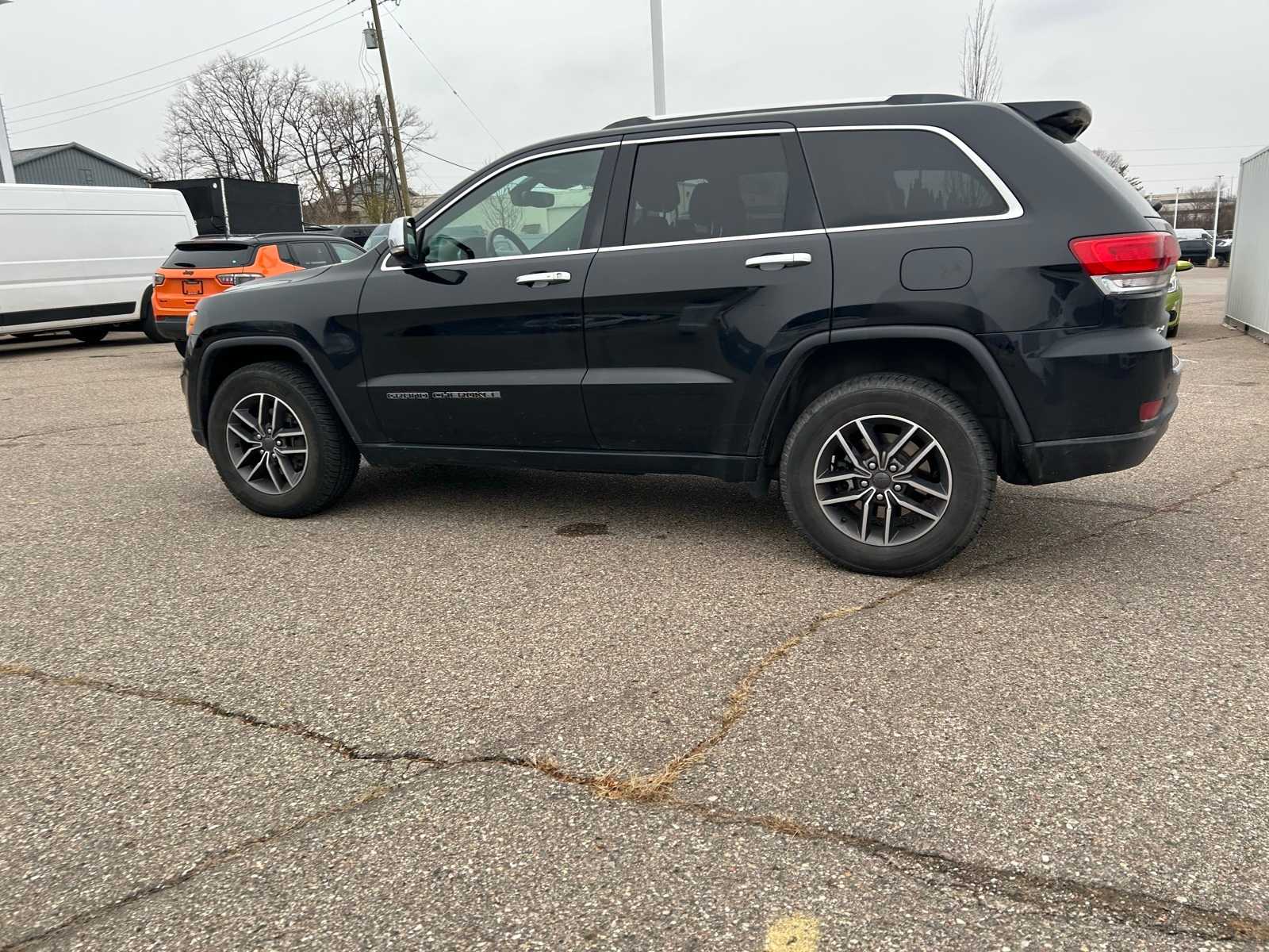 Thumbnail: 2019 Jeep Grand Cherokee - 22