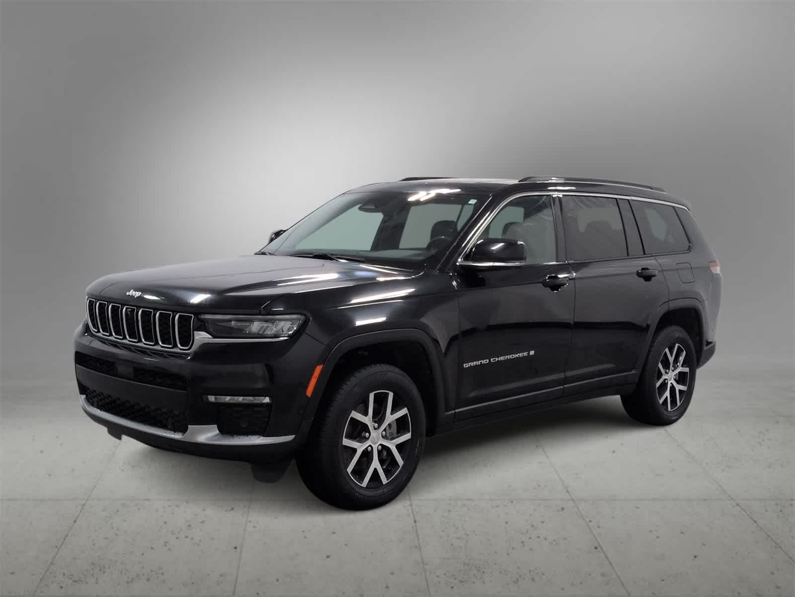 Thumbnail: 2024 Jeep Grand Cherokee L - 4