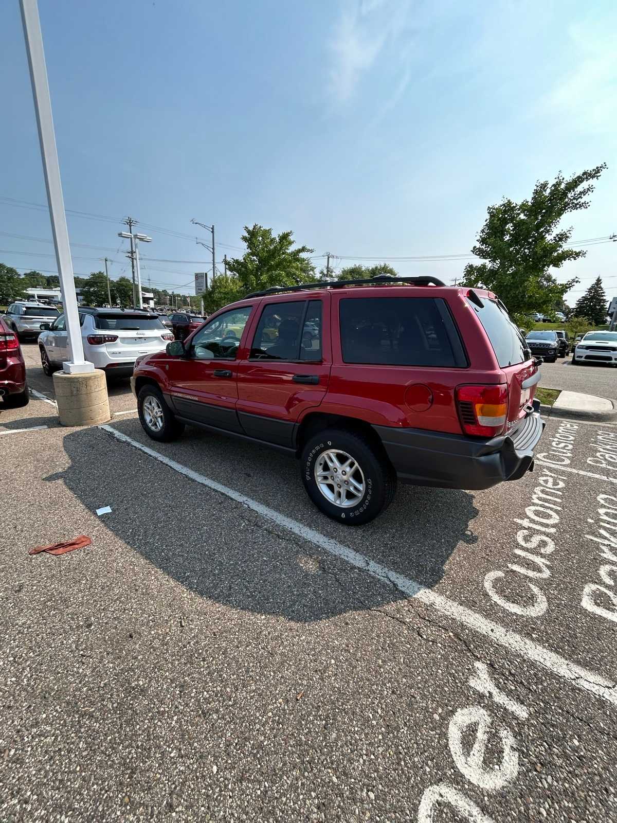 Thumbnail: 2004 Jeep Grand Cherokee - 23