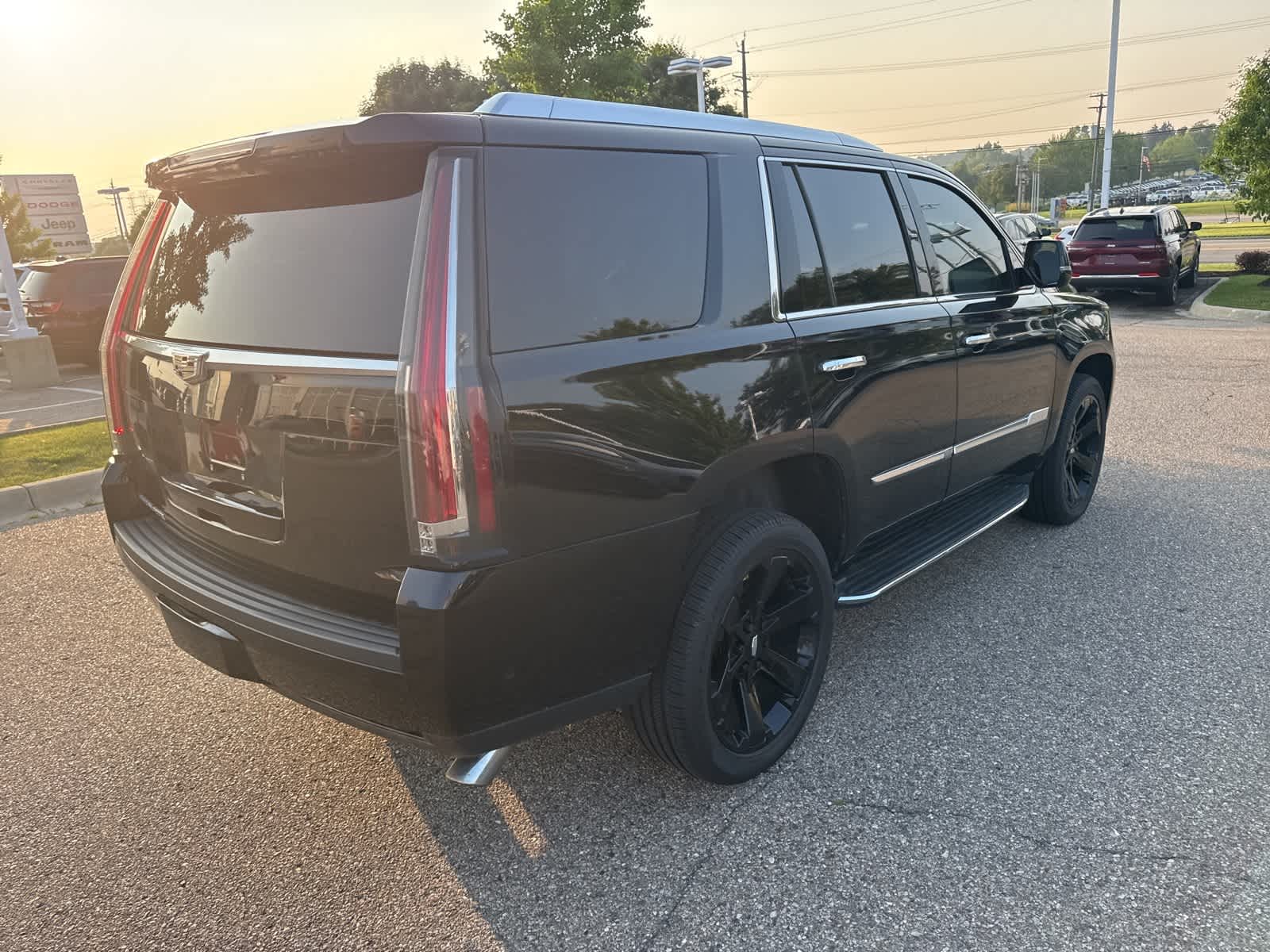 Thumbnail: 2018 Cadillac Escalade - 17