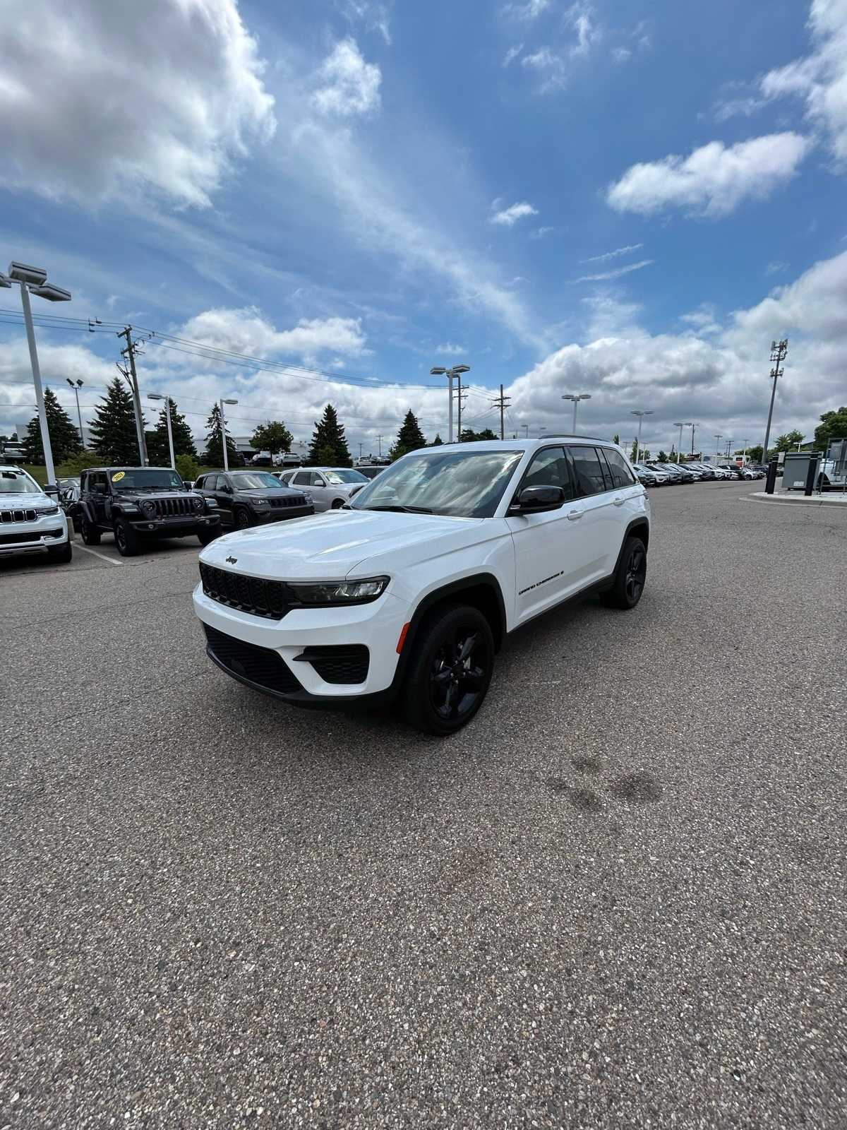 Thumbnail: 2023 Jeep Grand Cherokee - 1