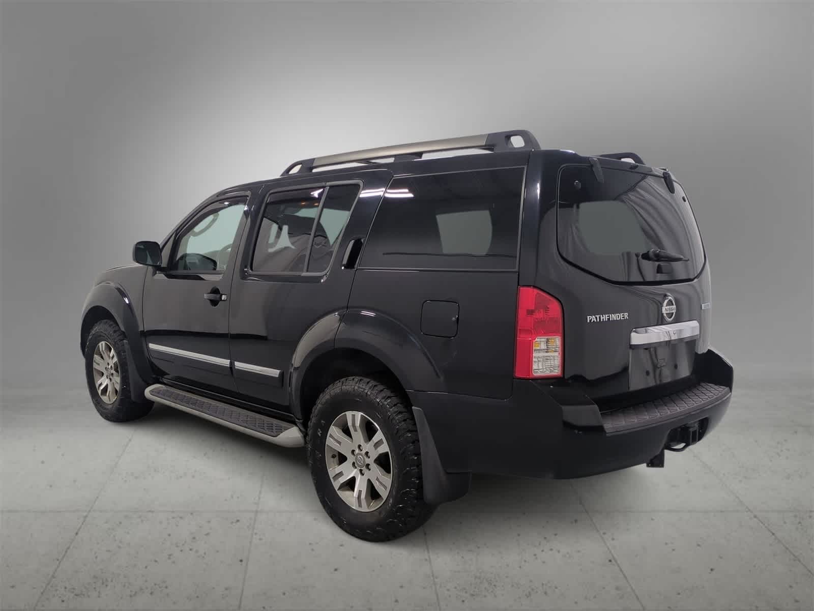 Thumbnail: 2012 Nissan Pathfinder - 6
