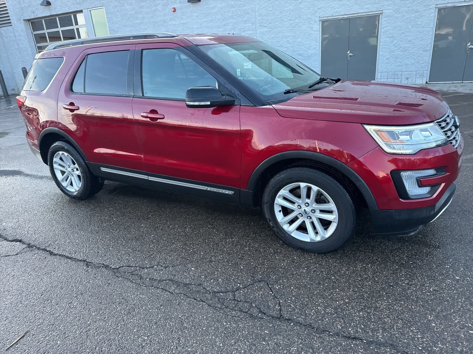 Thumbnail: 2017 Ford Explorer - 8