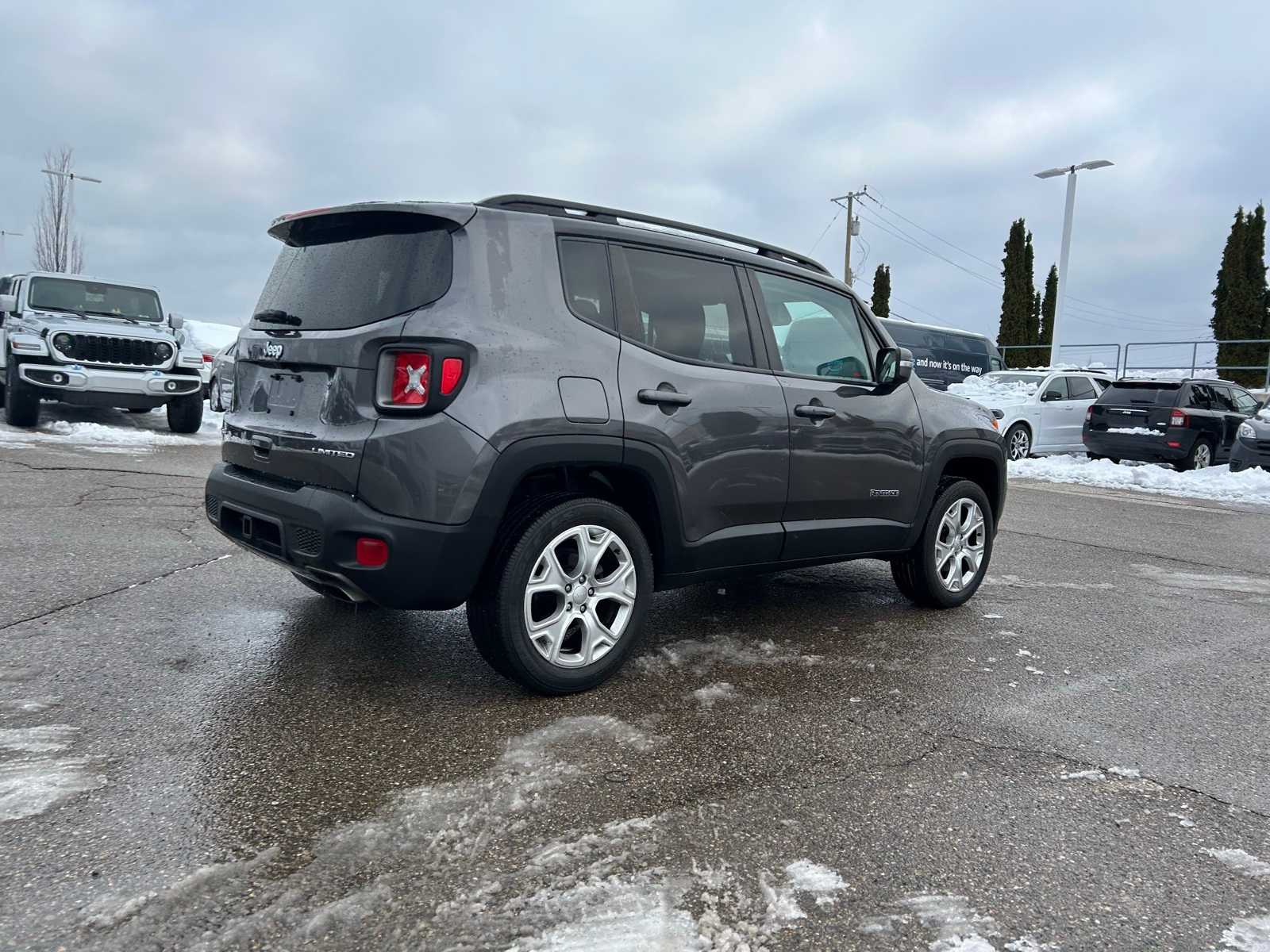 Thumbnail: 2019 Jeep Renegade - 11
