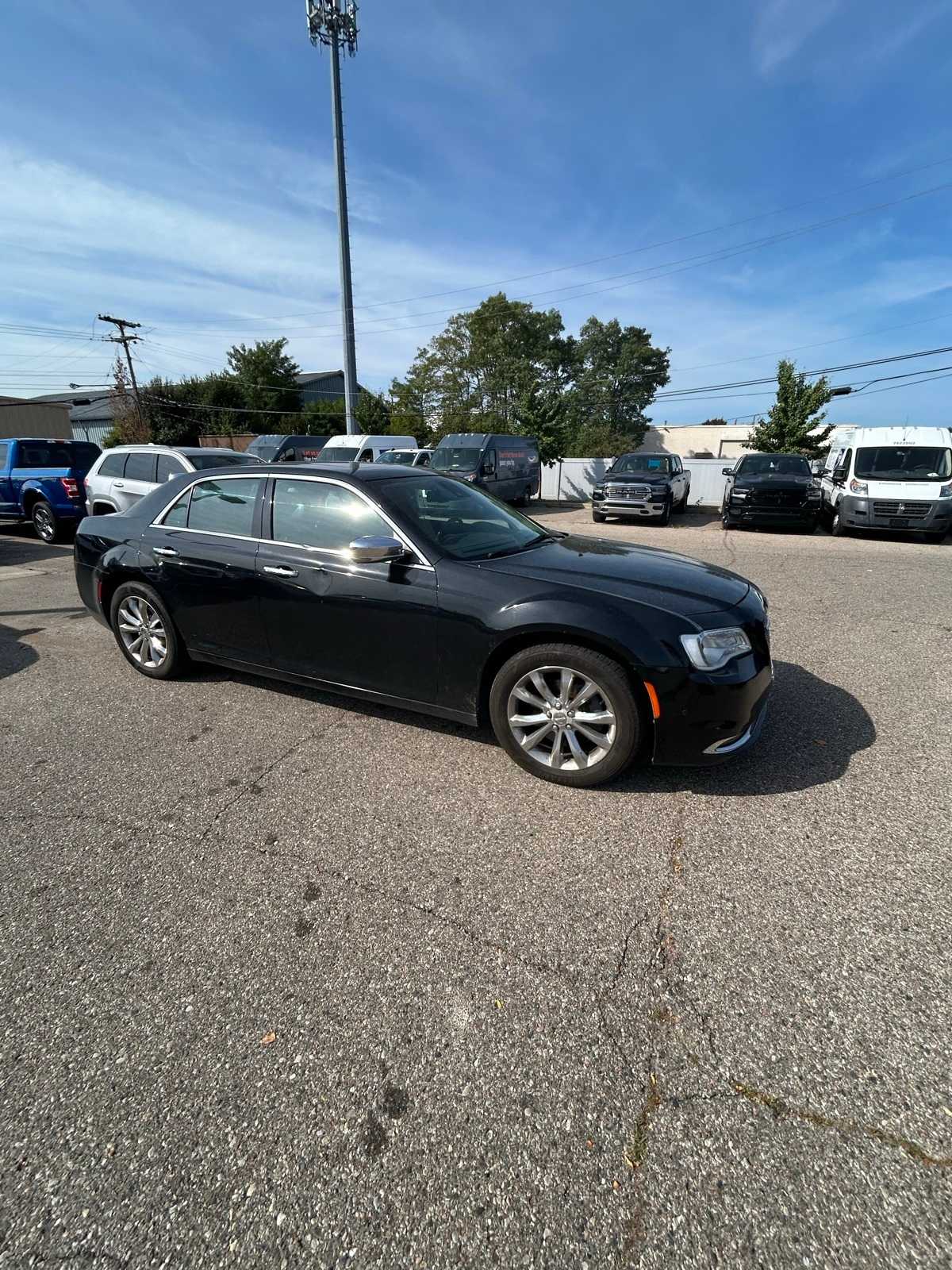 Thumbnail: 2016 Chrysler 300 - 10