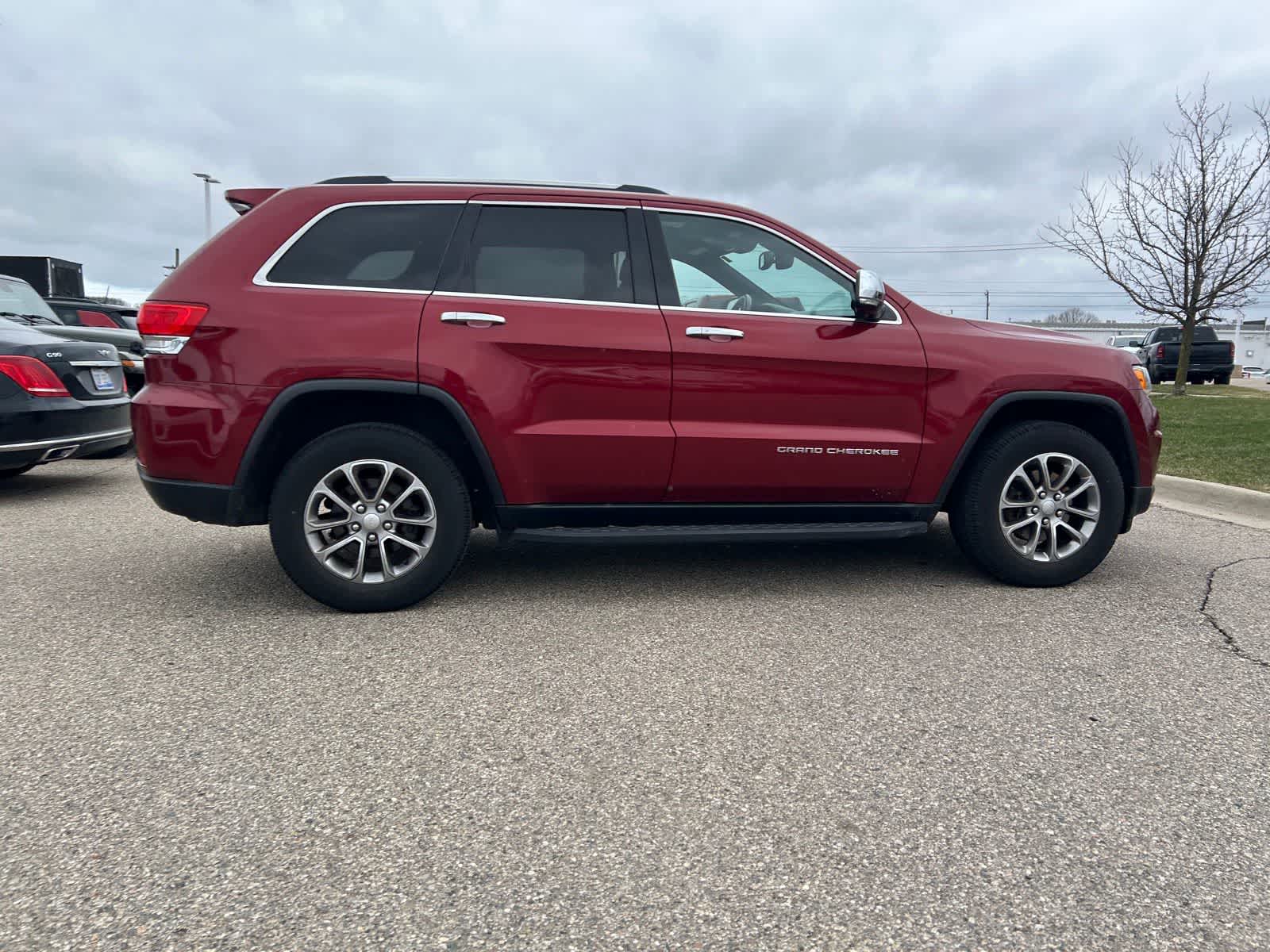 Thumbnail: 2014 Jeep Grand Cherokee - 12