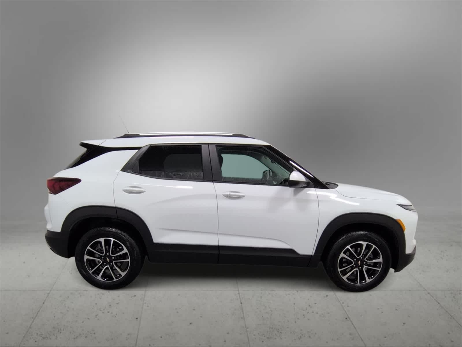 Thumbnail: 2025 Chevrolet TrailBlazer - 9