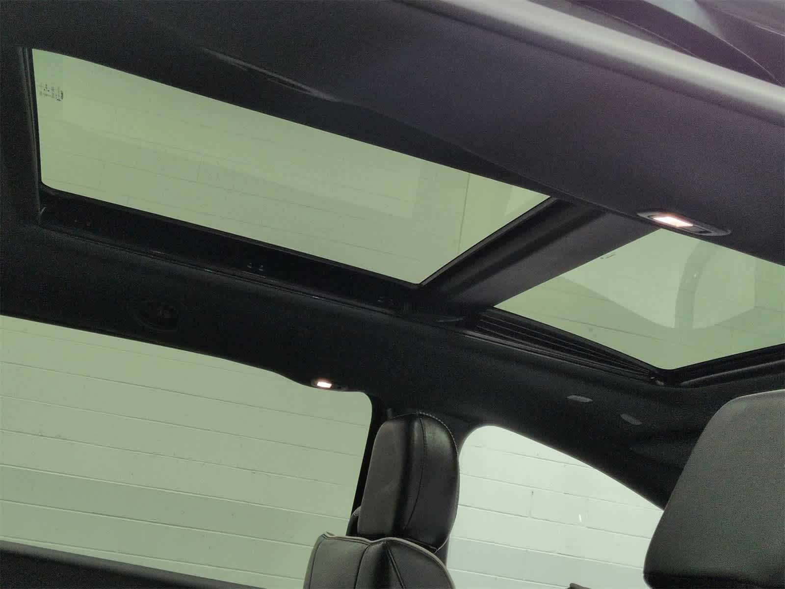 Thumbnail: 2022 Chrysler Pacifica - 23