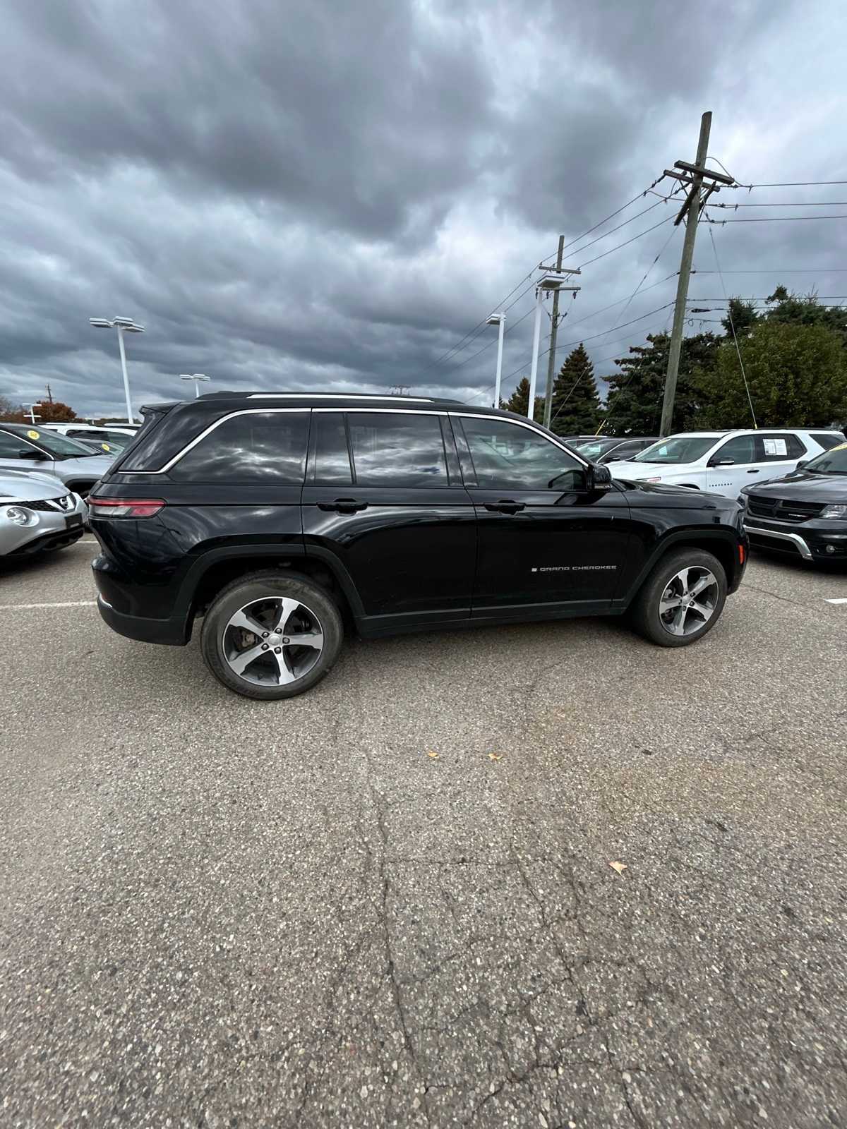 Thumbnail: 2023 Jeep Grand Cherokee - 16