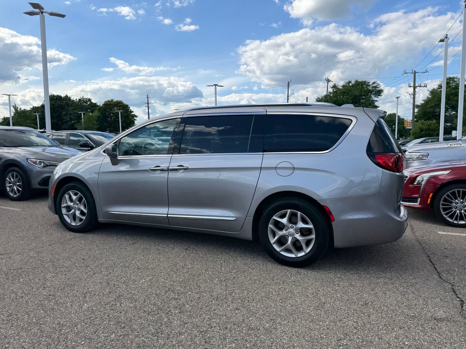 Thumbnail: 2018 Chrysler Pacifica - 25