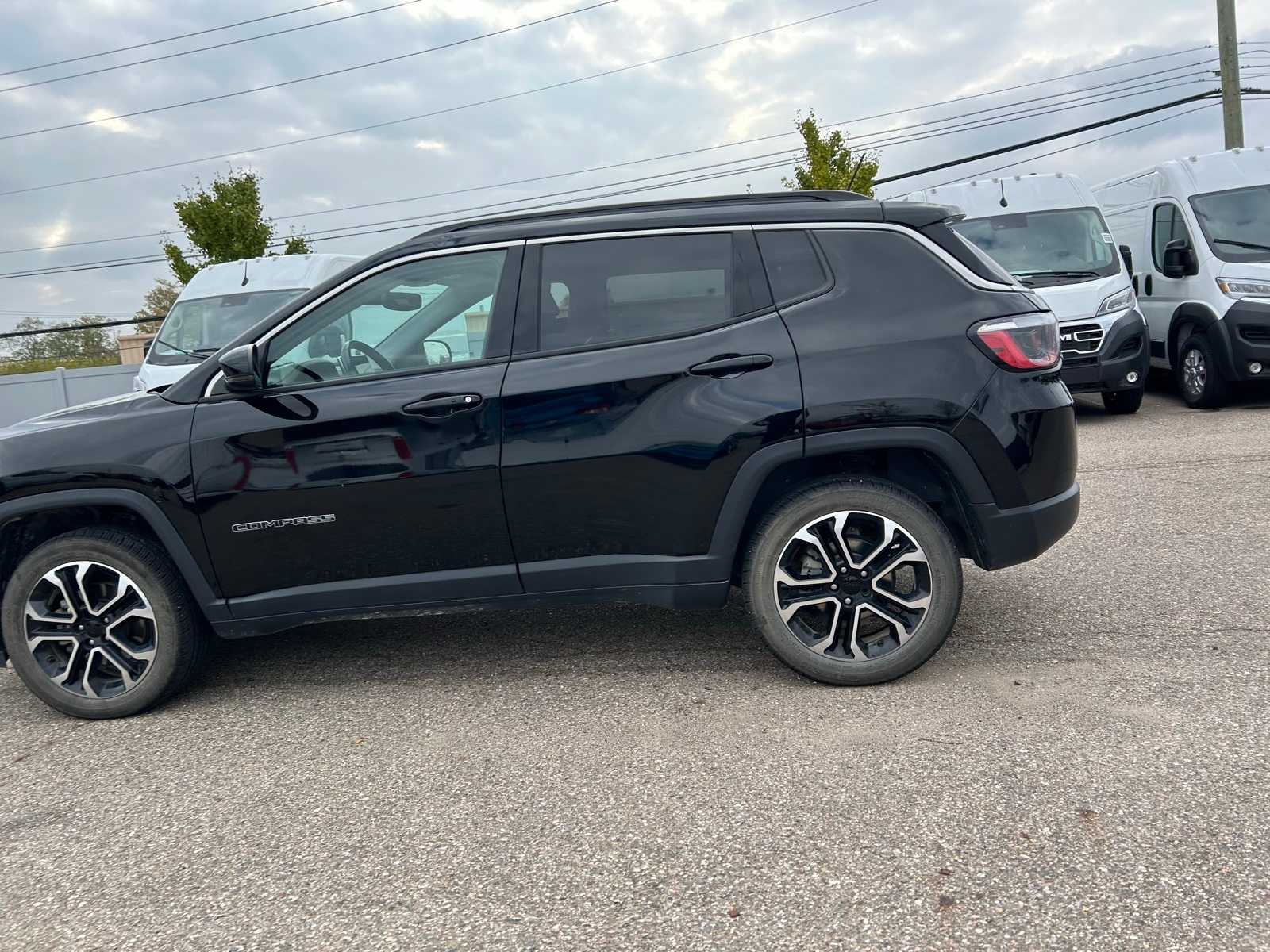 Thumbnail: 2022 Jeep Compass - 23